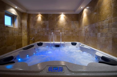 Vila V Lux Apartment hotel in Budva Municipality