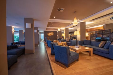 Shared lounge/TV area