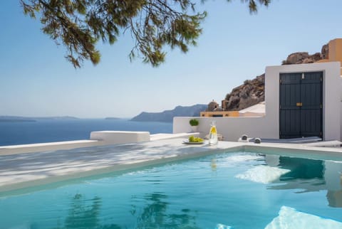 Pina Caldera Residence Hotel in Oia