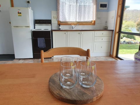 Lake Yalleena Nature Retreat Lodge in Tasmania