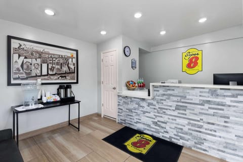 Super 8 by Wyndham Paducah I-24 Exit 4 Hotel in Paducah