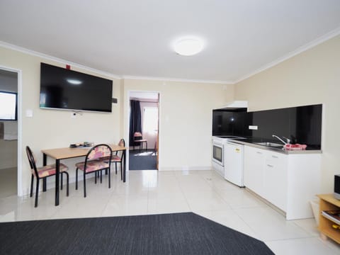 Ulster Lodge Motel Motel in Hamilton