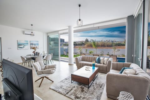 Villa Prol20, Contemporary 3bdr Protaras Villa with Pool, Close to the Beaches Resort in Protaras