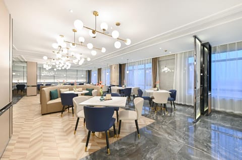 Atour Hotel Tianjin Wuqing High-speed Railway Station Florentia Village Hotel in Tianjin