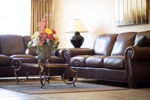 Monument Inn & Suites Hotel in Nebraska