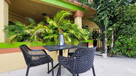 Sunny Palms Inn Hotel in Lantana