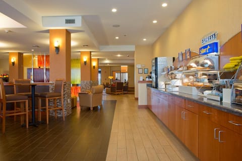 Holiday Inn Express Hotel & Suites Prattville South By IHG Hotel in Millbrook