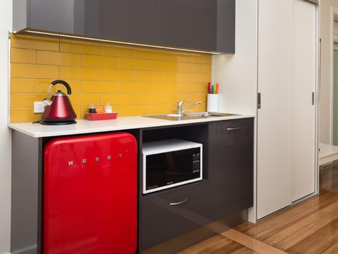 Penguin Waterfront Escape Resort in Penguin