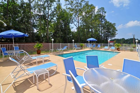 Holiday Inn Express & Suites Bonifay By IHG Hotel in Alabama