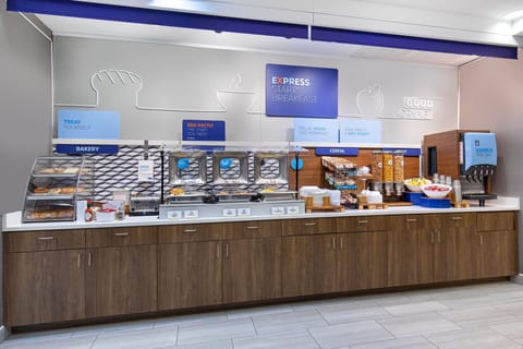 Holiday Inn Express & Suites - Cleveland Northwest By IHG Hotel in Cleveland