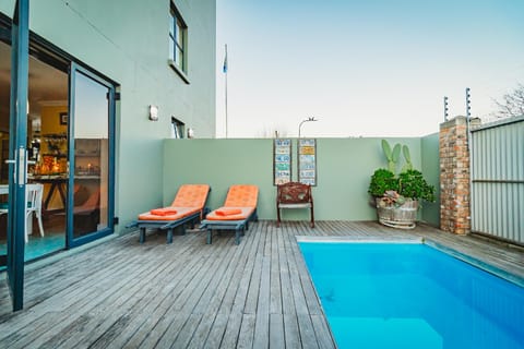 Swimming pool [kids]