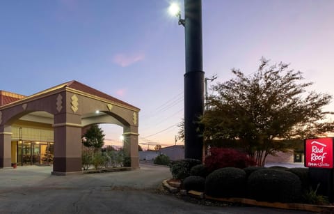 Red Roof Inn & Suites Oxford Hotel in Anniston