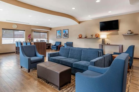 Comfort Suites Flowood - Jackson Airport (must meet transportation requirement) Hotel in Luckney