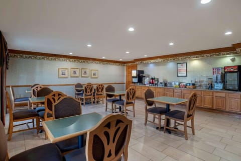 Econo Lodge Inn & Suites Flowood - Jackson Northwest Hotel in Flowood