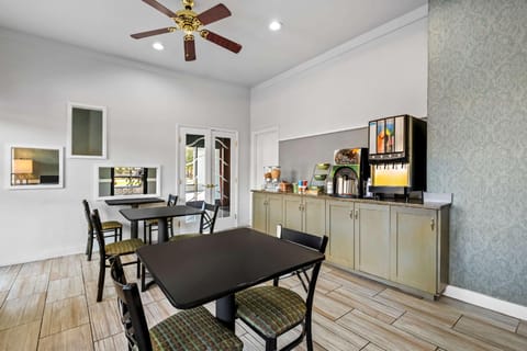 Quality Inn near Blue Spring Hotel in Orange City