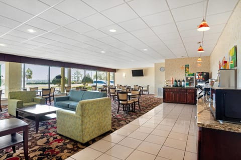 Quality Inn & Suites near Lake Eufaula Hotel in Eufaula