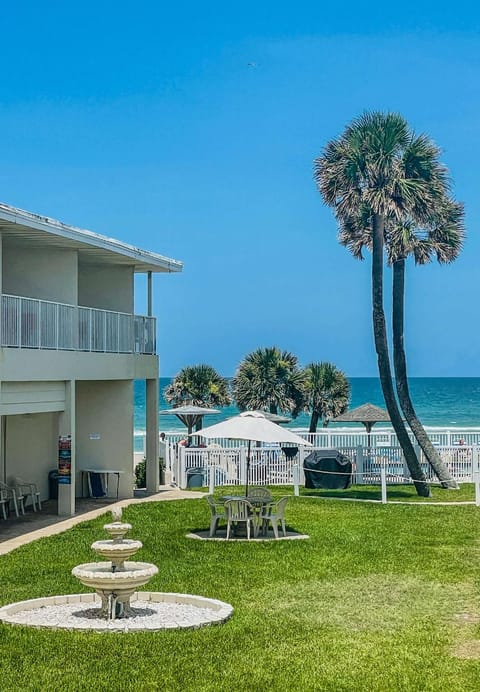 Ocean Court Beachfront Hotel Hotel in Daytona Beach Shores
