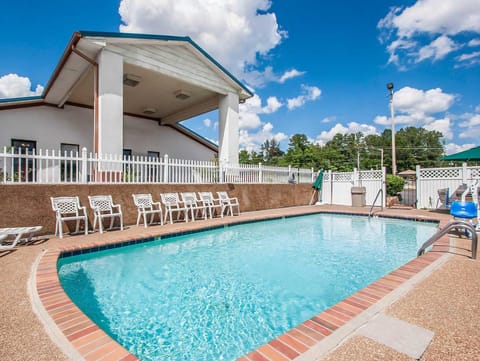 Rodeway Inn Lexington West Hotel in Tennessee