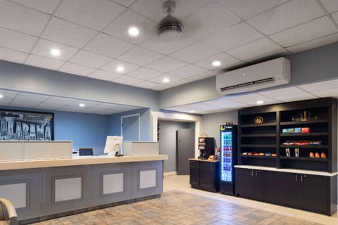 Super 8 by Wyndham Riverside AL Hotel in Pell City