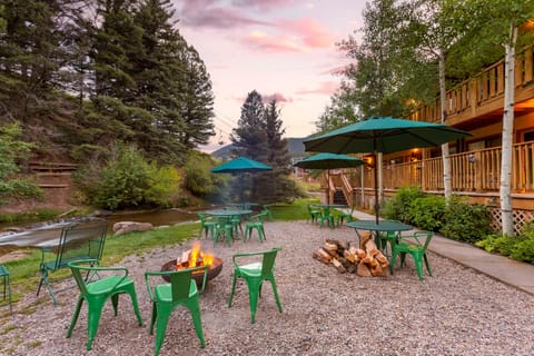 Best Western Rivers Edge Hotel in Red River