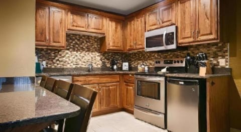 Best Western Rivers Edge Hotel in Red River