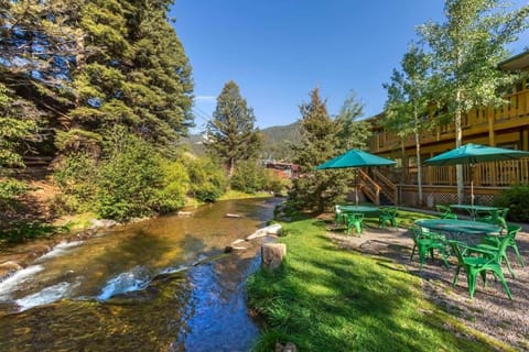 Best Western Rivers Edge Hotel in Red River