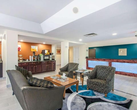 Econo Lodge Inn & Suites Centerville Hotel in Tennessee