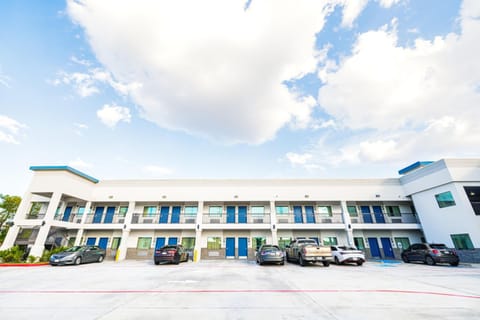 Palace inn Blue IAH Inn in Humble