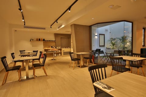 Ivy Hotel - Adults Only Hotel in Saint Julians