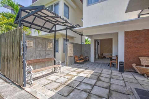 ImahBC Surfcamp Hotel in Kediri