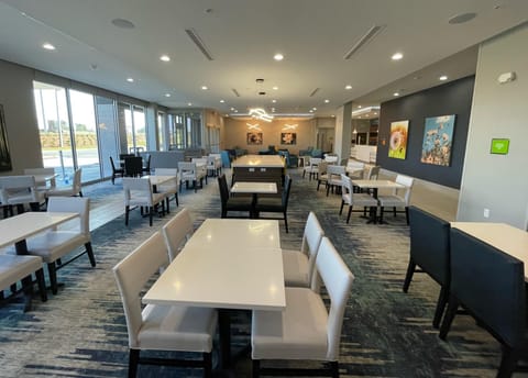 La Quinta Inn & Suites by Wyndham Valdosta Hotel in Valdosta