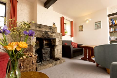 Shared lounge/TV area