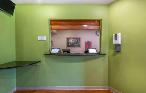 Extended Stay America Select Suites - Lake Worth Hotel in Lake Worth