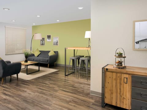 Extended Stay America Select Suites - Clearwater Hotel in Largo