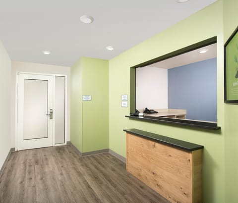 Extended Stay America Select Suites - Pensacola - Northwest Hotel in Alabama