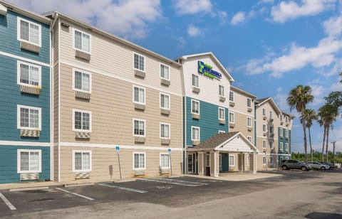Extended Stay America Select Suites - Lakeland Hotel in Lakeland