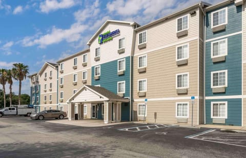Extended Stay America Select Suites - Lakeland Hotel in Lakeland