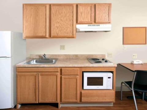 Extended Stay America Select Suites - Mobile - I-65 Hotel in Mobile