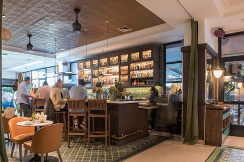 Bar/lounge