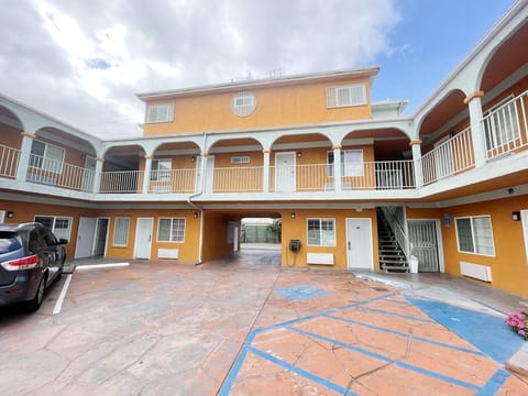 Economy Inn Motel in South Gate