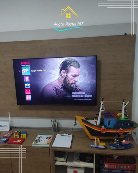 Shared lounge/TV area