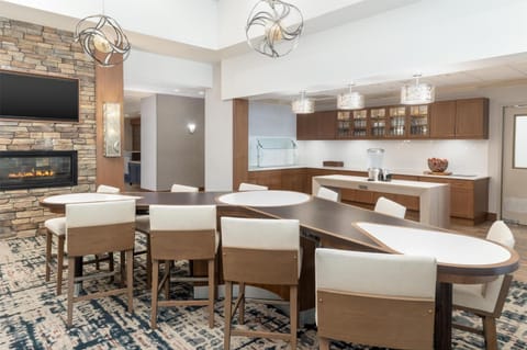 Homewood Suites by Hilton Wauwatosa Milwaukee Hotel in Wauwatosa