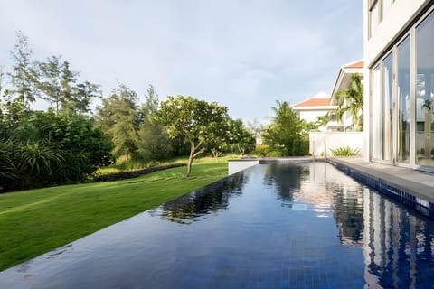Private pool
