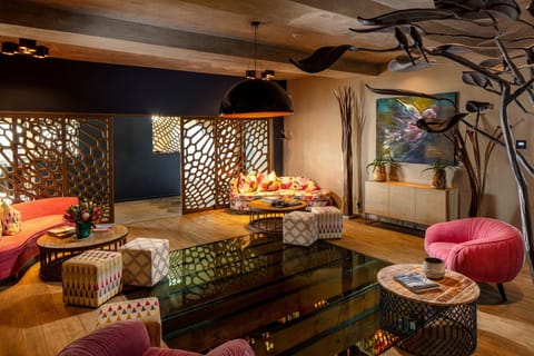 Shared lounge/TV area