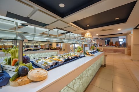 db Seabank Resort + Spa All Inclusive Hotel in Malta