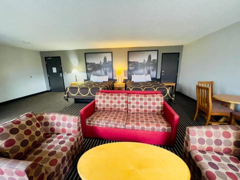 Super 8 by Wyndham Shakopee Hotel in Shakopee