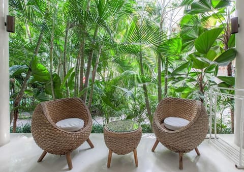 The Green Room Canggu Hostel in North Kuta