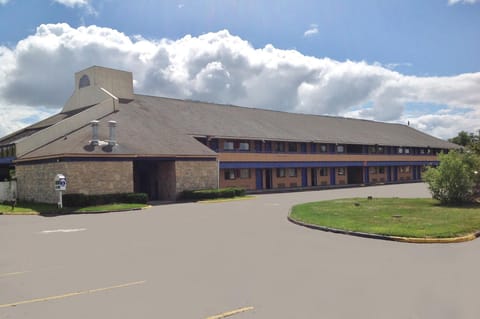 America's Best Inn Warren Detroit Hotel in Warren