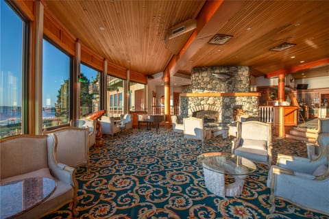 Painter's Lodge Hotel in Campbell River