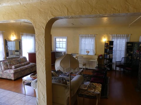 Hotel del Flores Hotel in Beverly Hills